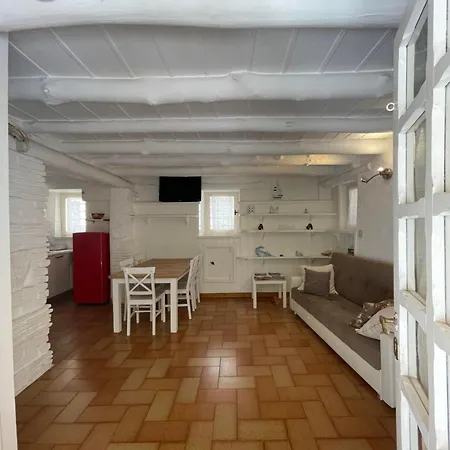 Semesterbostad Casamiasirolo - Casa Nei Vicoli Di